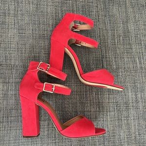 NWOT Luichiny heeled sandals